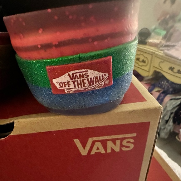 Men’s size 12 platform Vans pride. Limited Edition gently used. Old skool vans - Picture 4 of 5